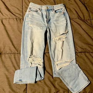American Eagle Mom Straight Jeans